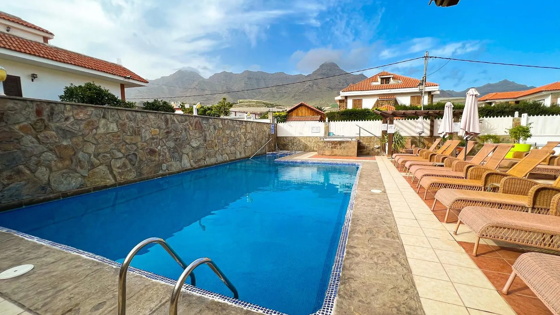 Hotel La Aldea Suites San Nicolás 3*,