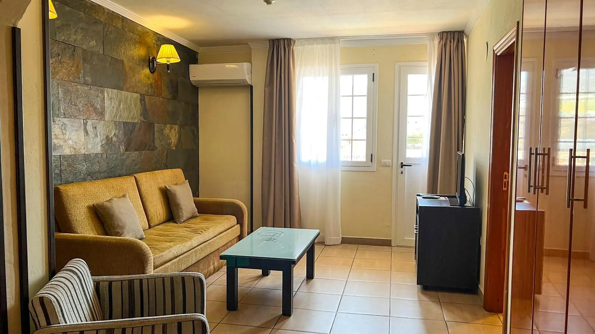 Hotel La Aldea Suites San Nicolás